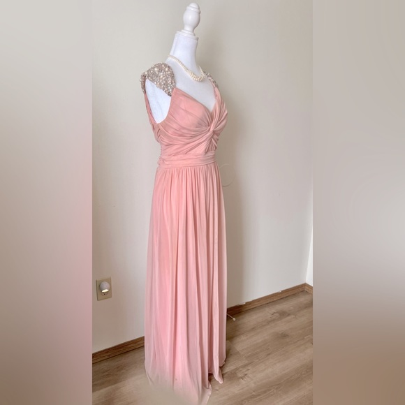 Formal gown in a Rosegold, deeper than a pale petal pink - Picture 2 of 3